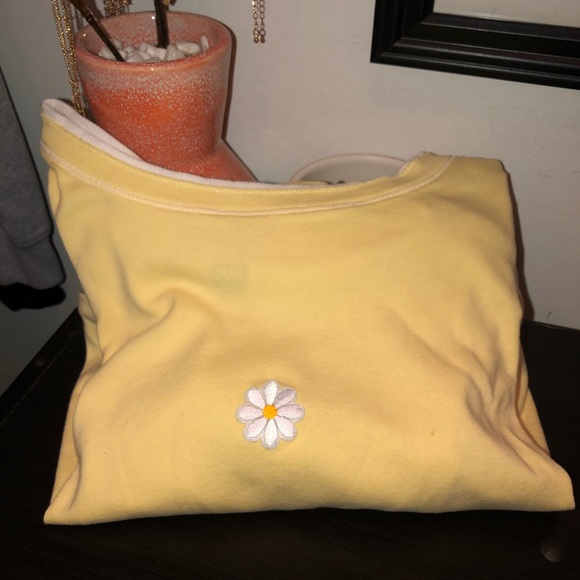 Tops - Cropped Daisy Top